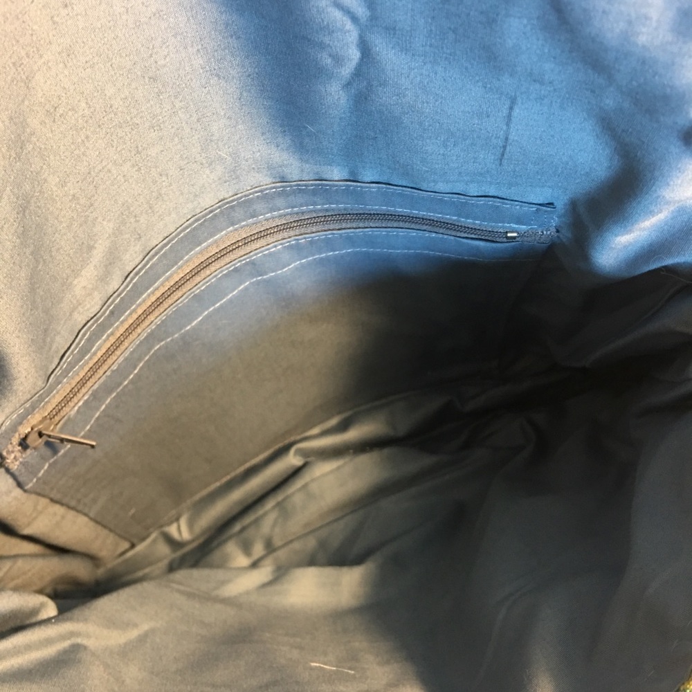 Patterned Messenger Bag - Picture 6 of 8